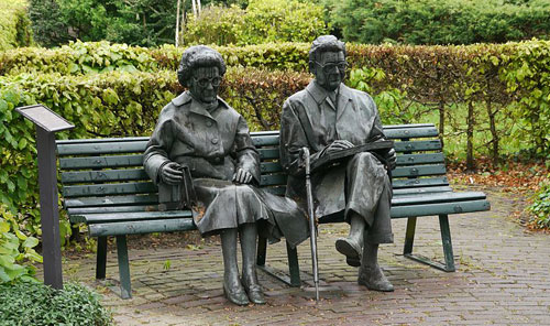 Foto: Wikipedia. Foto boven: Martin de Jongh