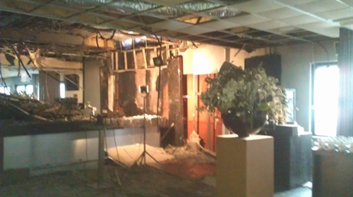 De ravage in de businessruimte is groot.
