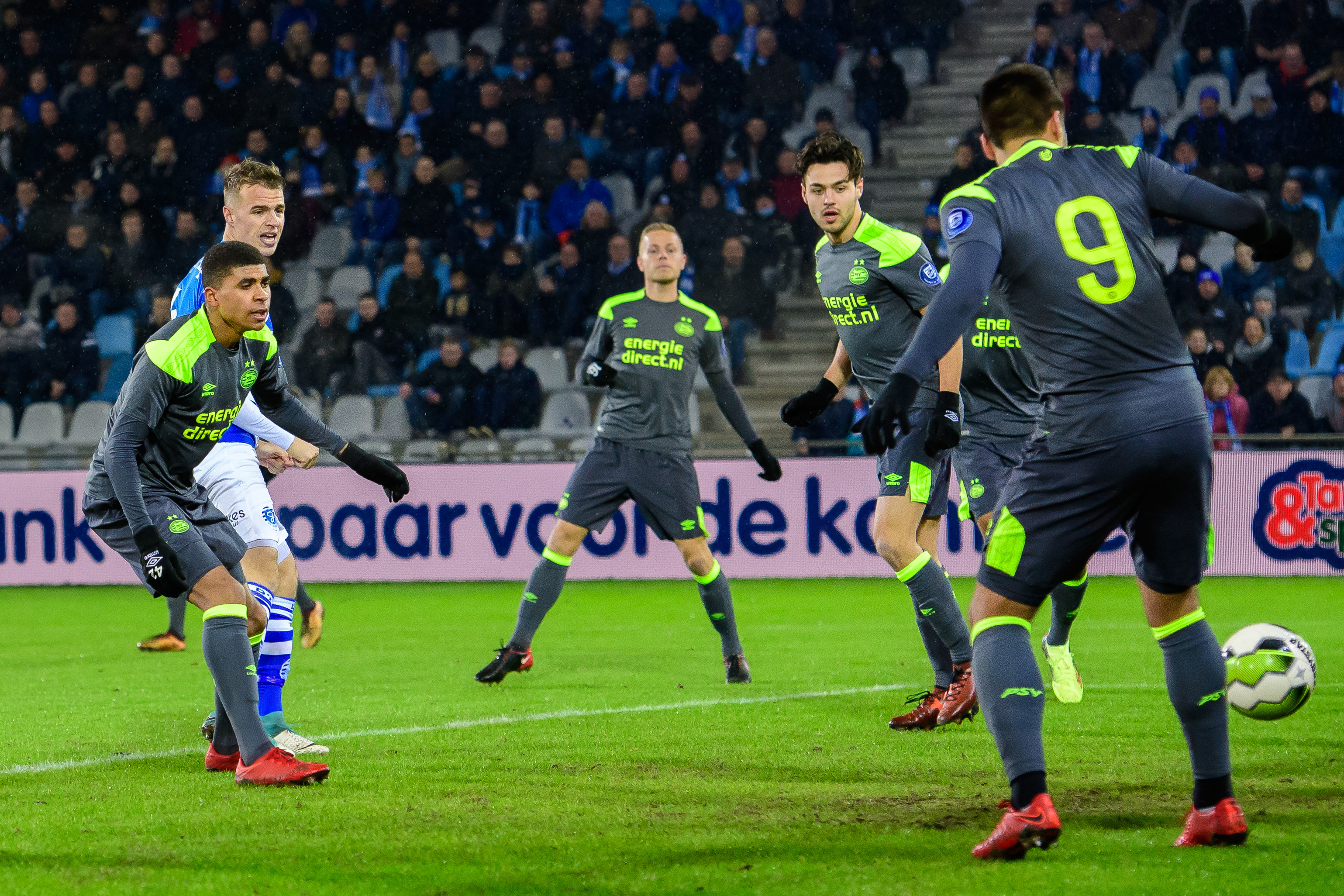 Enorme Deceptie Op Vijverberg Jong Psv Wint Met 3 2 Van De Graafschap Omroep Gelderland